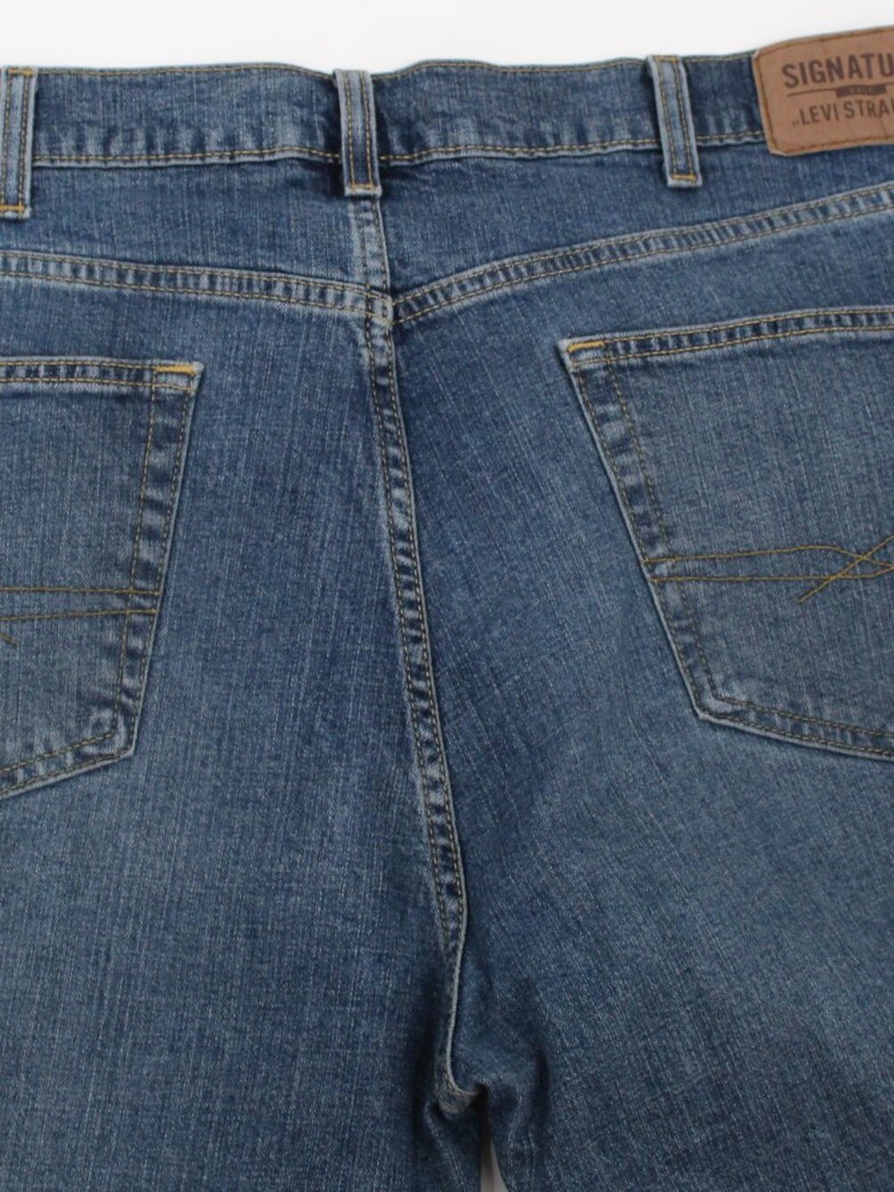 LEVIS Signature Relaxed Mens Jeans 40 x 32 Distressed Denim Med Wash EXC COND - Picture 7 of 8